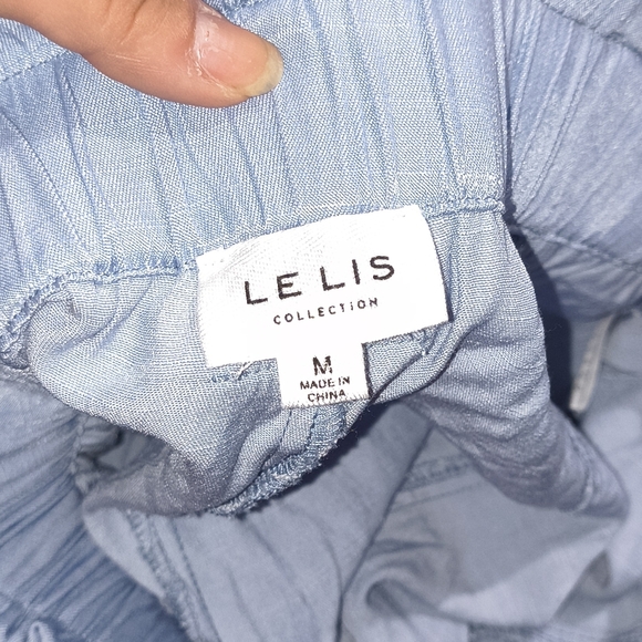 NWOT Le Lis Sky Blue Women's Cargo Shorts - Picture 5 of 5